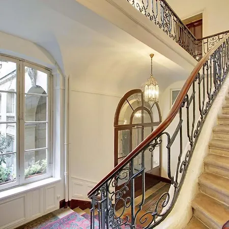 35 Quadratmeter Grosses Neben Dem Place Vendome By Interhome Paris